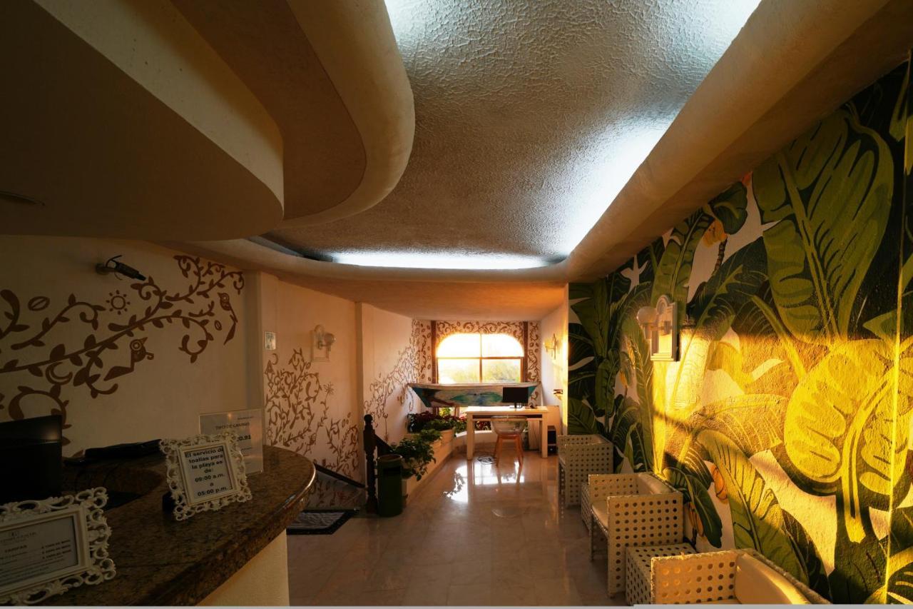 Emperador Vallarta Beachfront Hotel And Suites Puerto Vallarta Exteriör bild