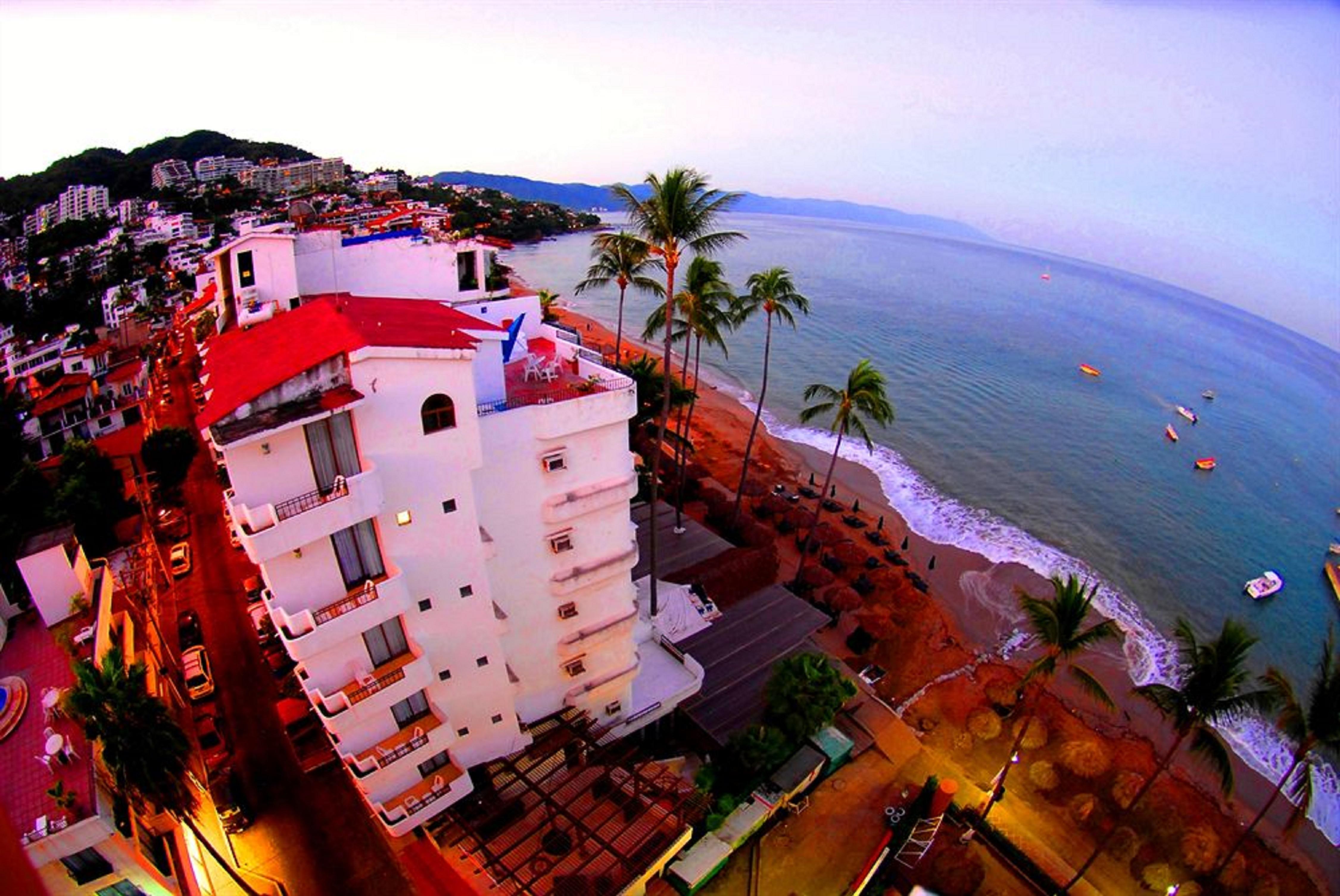 Emperador Vallarta Beachfront Hotel And Suites Puerto Vallarta Exteriör bild