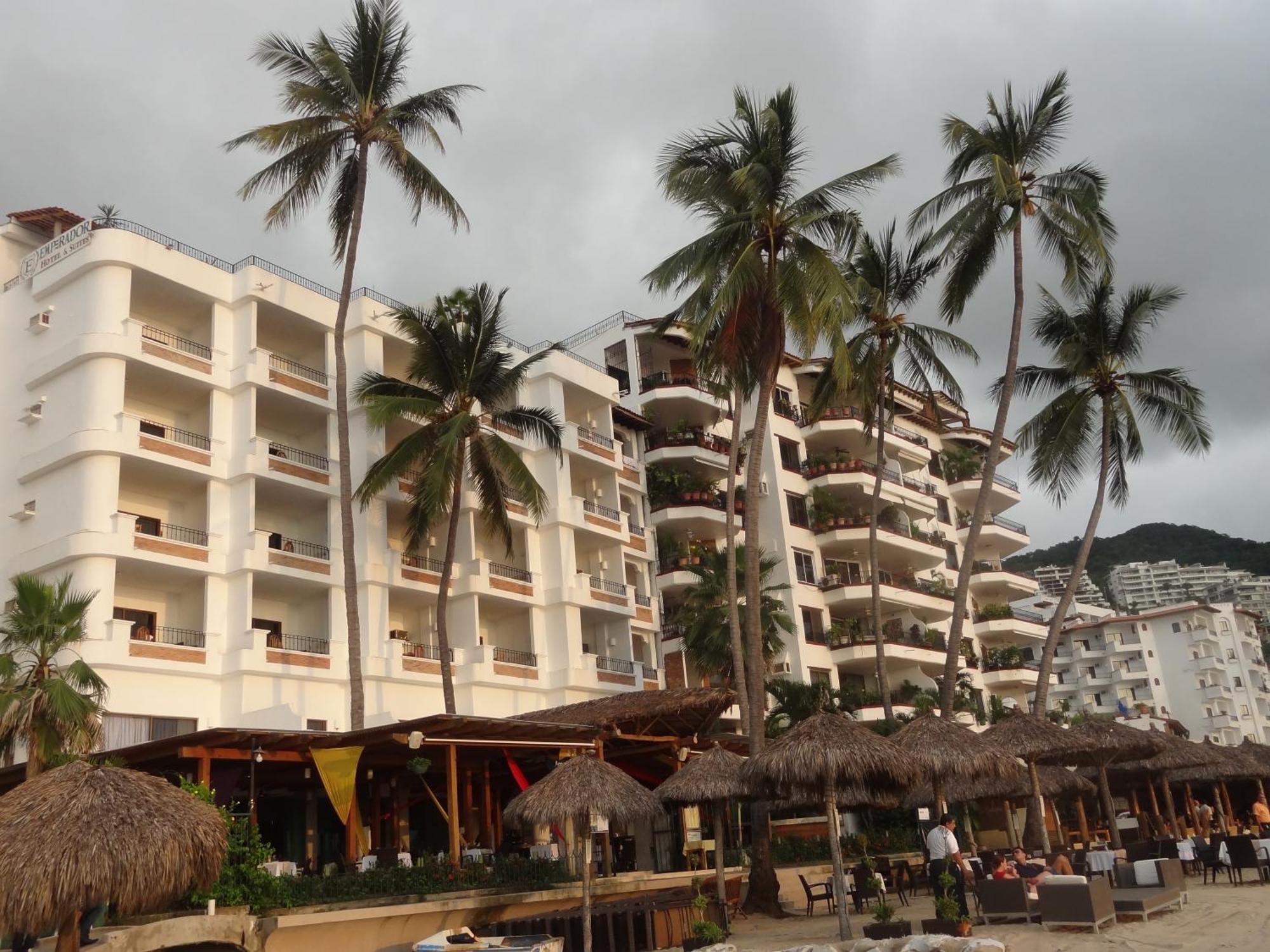 Emperador Vallarta Beachfront Hotel And Suites Puerto Vallarta Exteriör bild