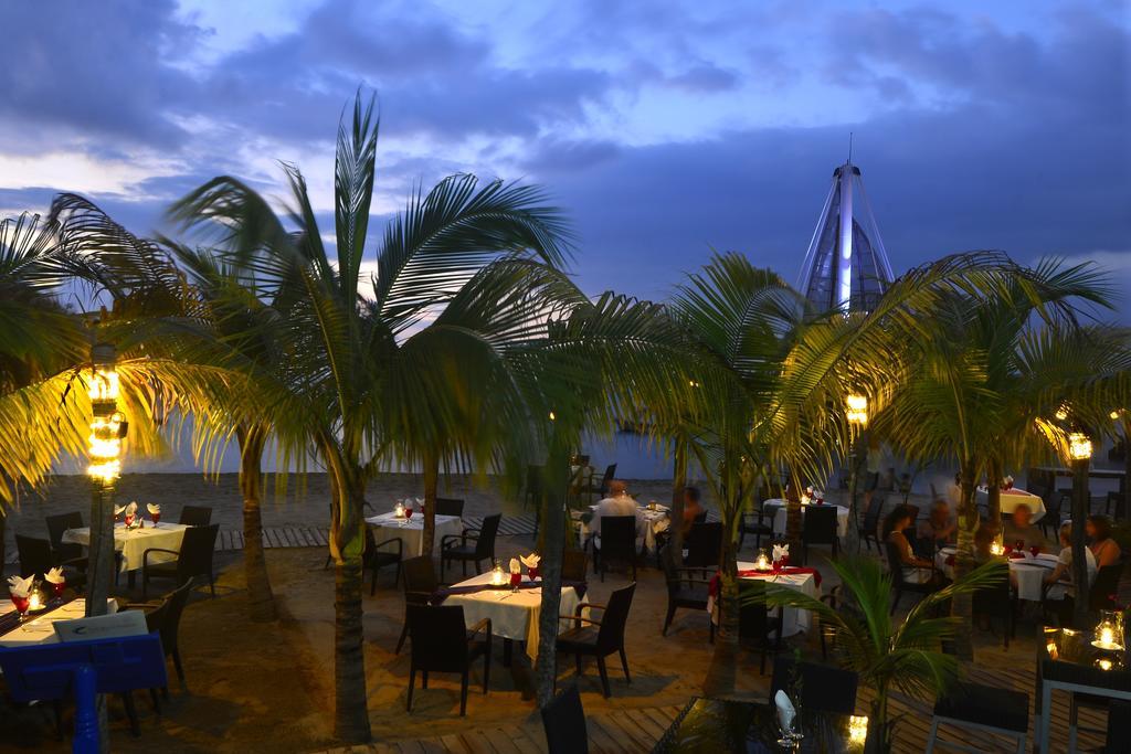 Emperador Vallarta Beachfront Hotel And Suites Puerto Vallarta Exteriör bild